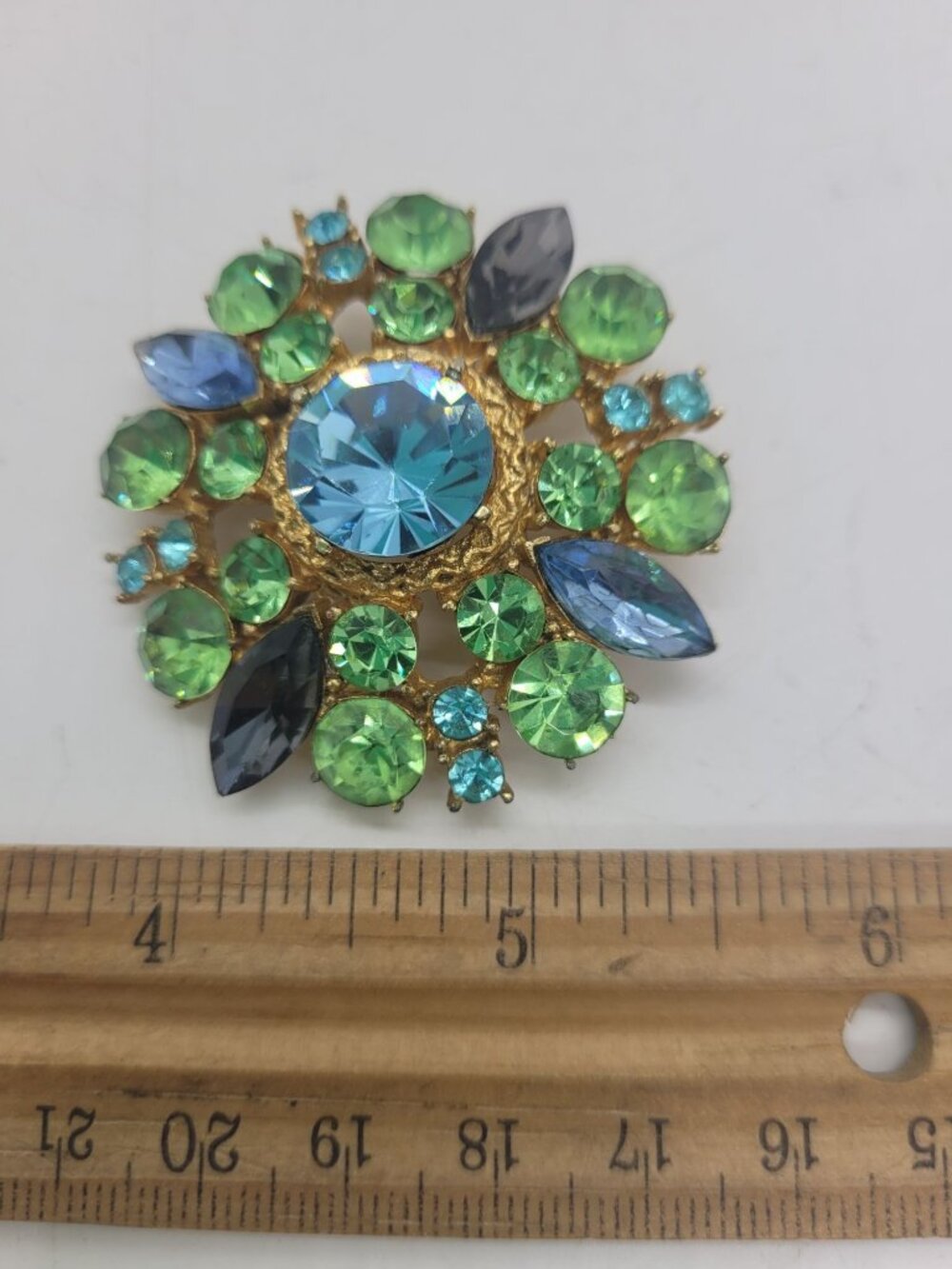 VTG Gold-Tone Rhinestone Flower Brooch Blue & Green Stones Classic Luxury - Picture 3 of 3